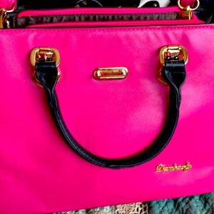 Danbaoly  pink and black purse